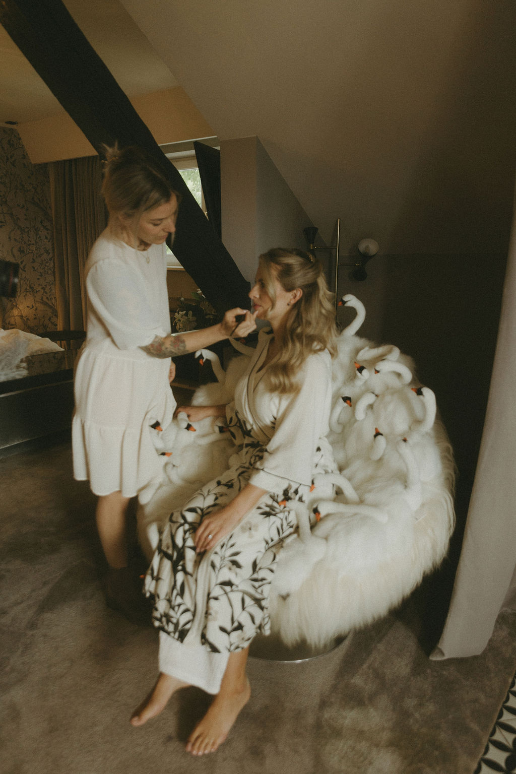 1.GettingReady_C&L_LinhSchroeterFoto_153