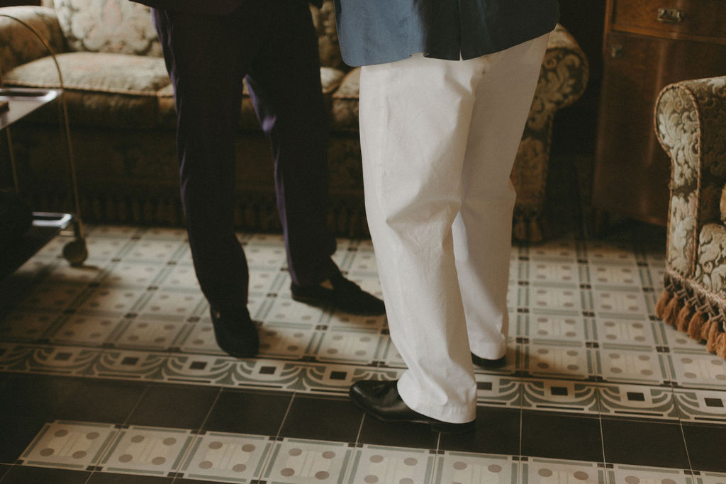 1.GettingReady_C&L_LinhSchroeterFoto_45