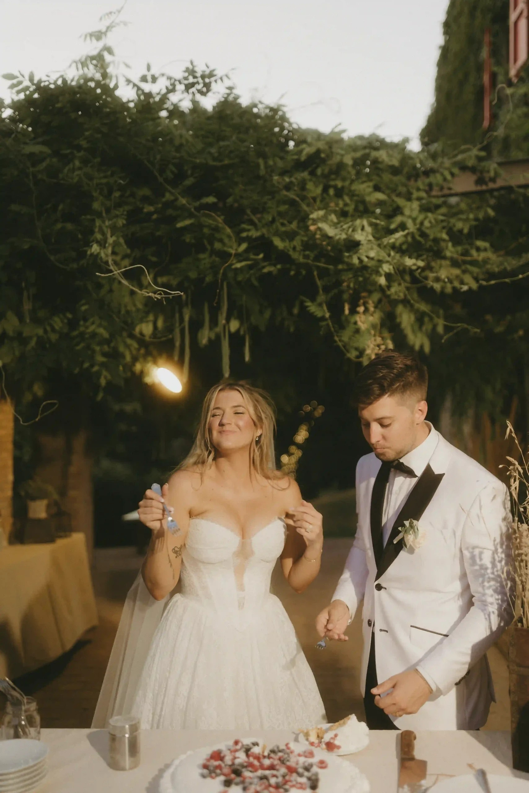 Tuscany Wedding_8.Cake_K&J_LinhSFoto_30
